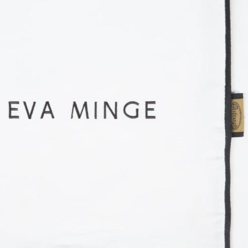 Biała pościel EVA MINGE EVA 08 w eleganckiej sypialni, styl glamour